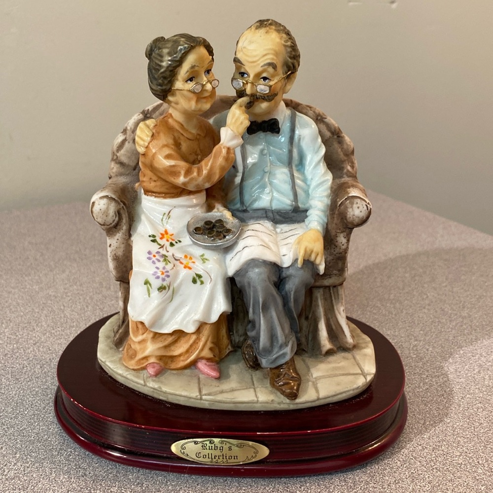 Rub’g Collection - Vintage couple figurine.